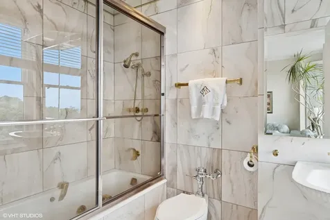 3500 North Lake Shore Drive Chicago IL 60657