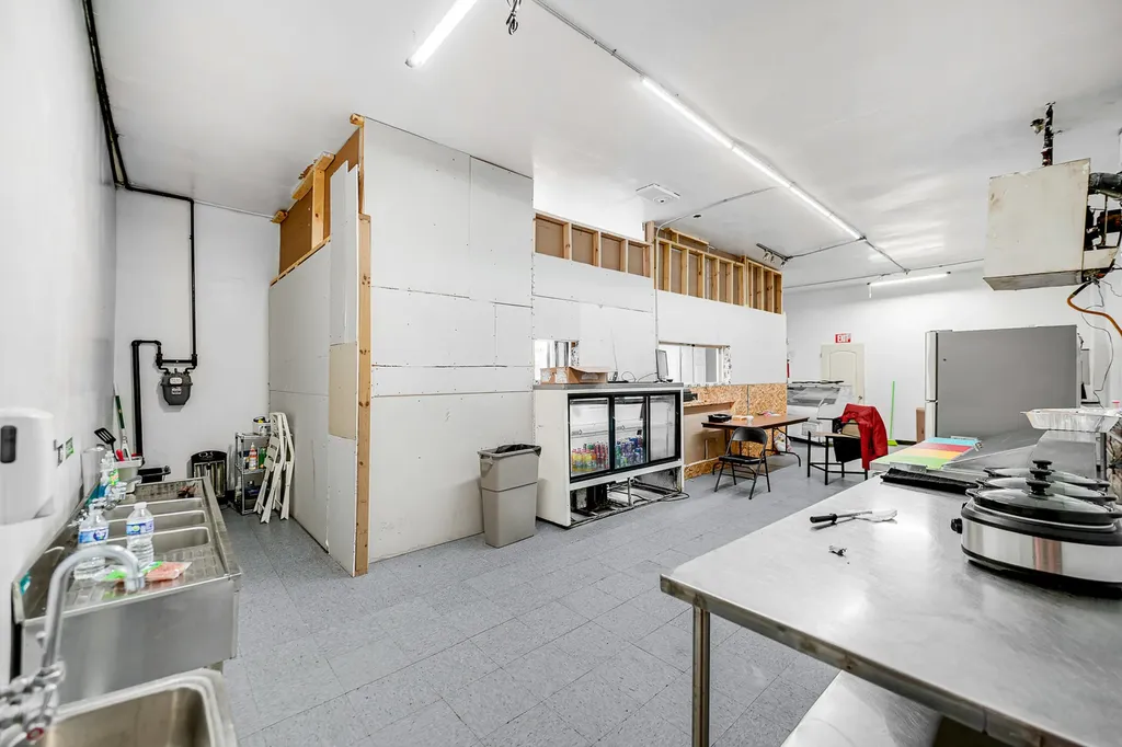 1158 West 87th Street Chicago IL 60620