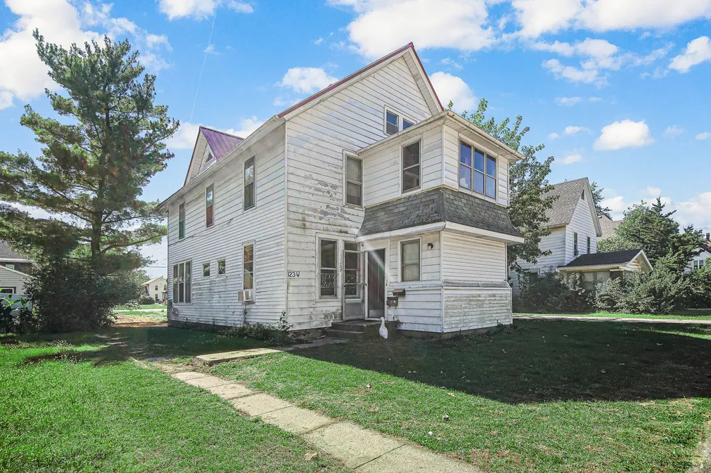 123 West Waupansie Street Dwight IL 60420