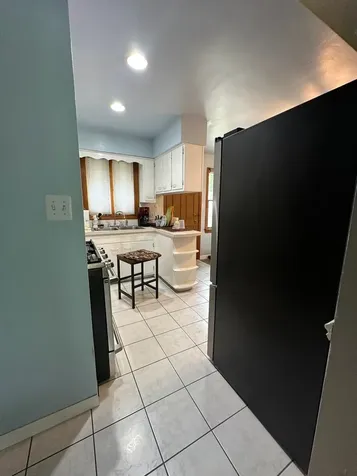 17871 Locust Street Lansing IL 60438