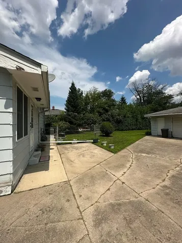 17871 Locust Street Lansing IL 60438