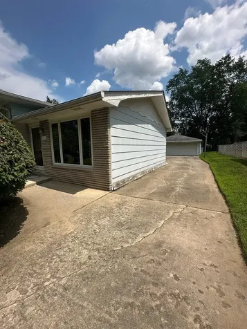 17871 Locust Street Lansing IL 60438