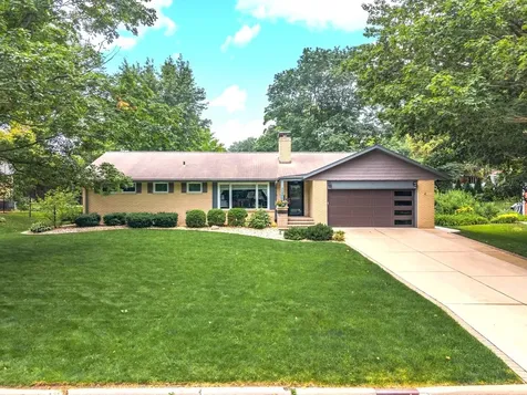 209 Orleans Drive Bloomington IL 61701