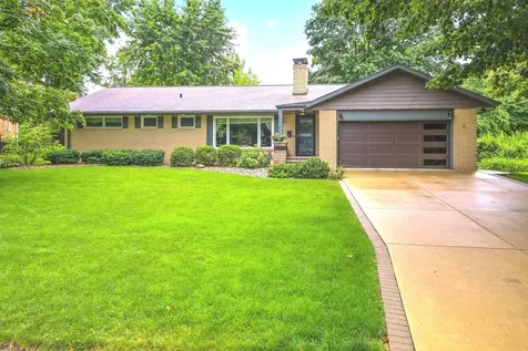 209 Orleans Drive Bloomington IL 61701