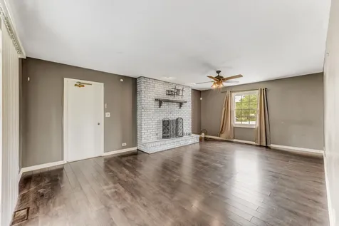 25 West Donovan Court Crete IL 60417