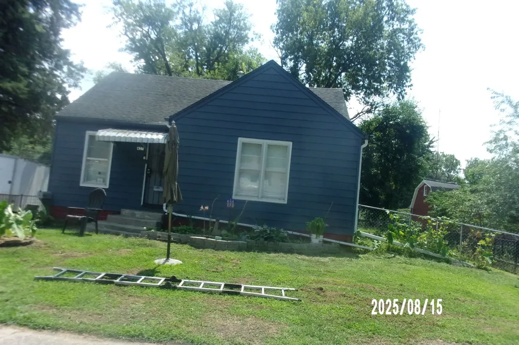 427 East Oak Street Watseka IL 60970