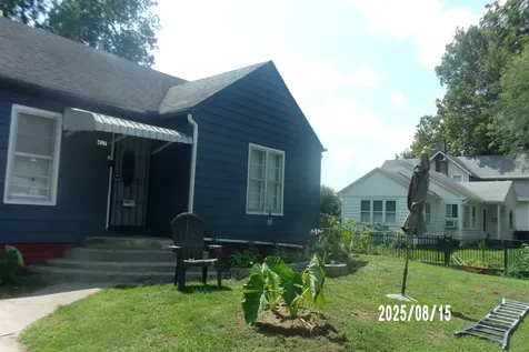 427 East Oak Street Watseka IL 60970