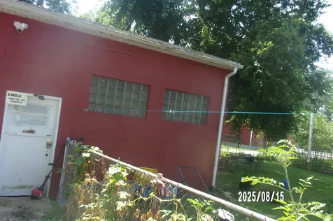 427 East Oak Street Watseka IL 60970