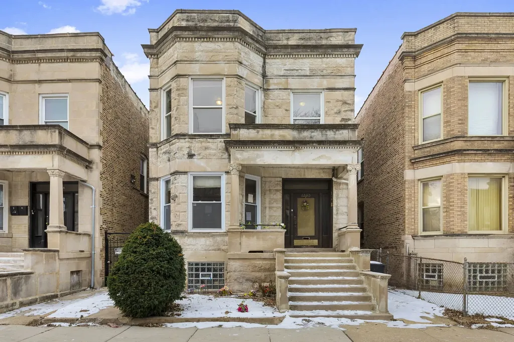6230 South Langley Avenue Chicago IL 60637