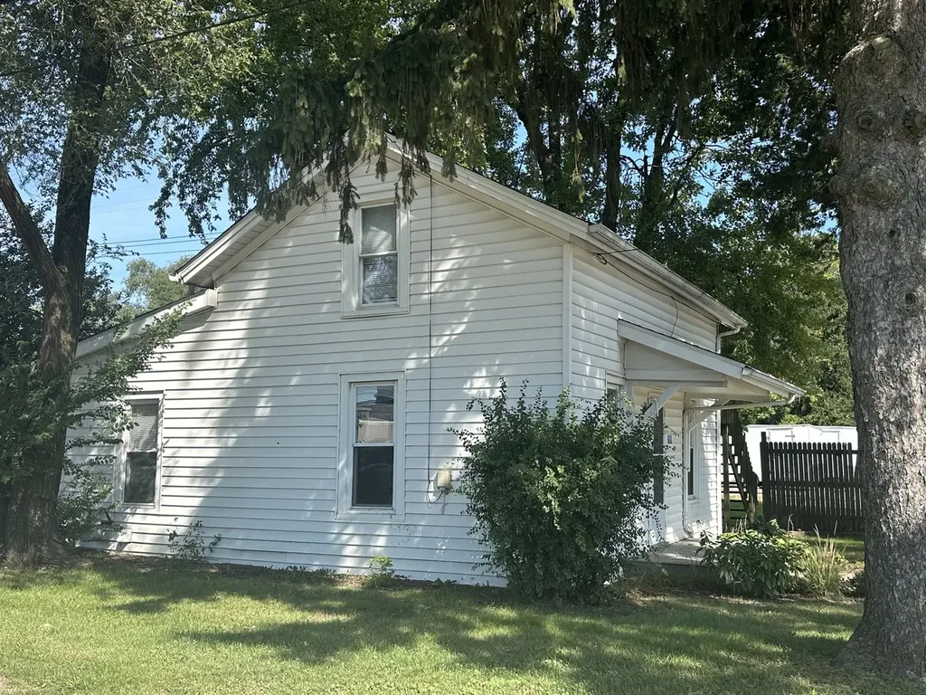 111 Monroe Street Genoa IL 60135