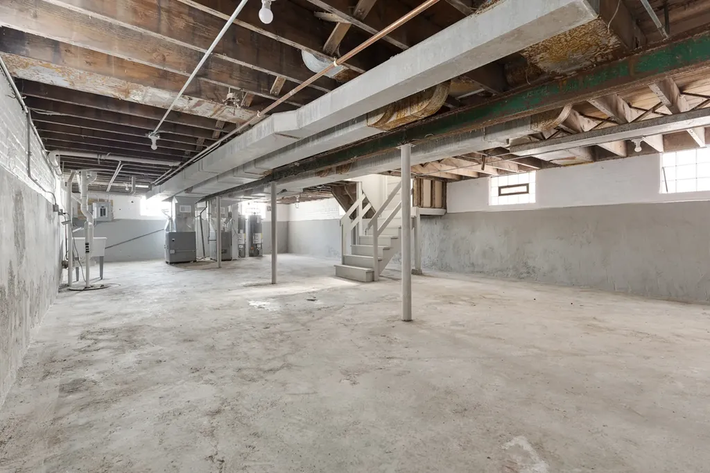 8647 South Kingston Avenue Chicago IL 60617