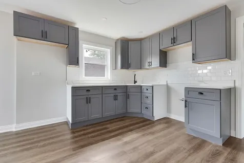 8647 South Kingston Avenue Chicago IL 60617