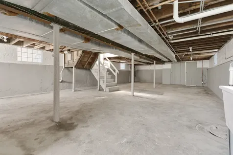 8647 South Kingston Avenue Chicago IL 60617