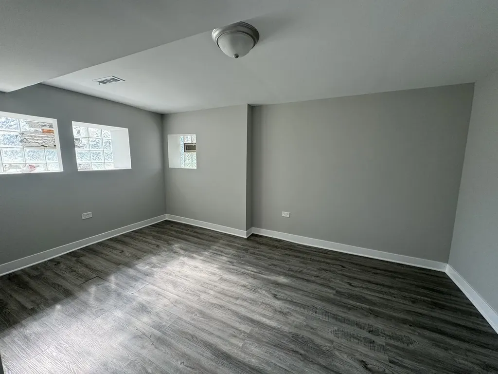 6830 South Michigan Avenue Chicago IL 60637