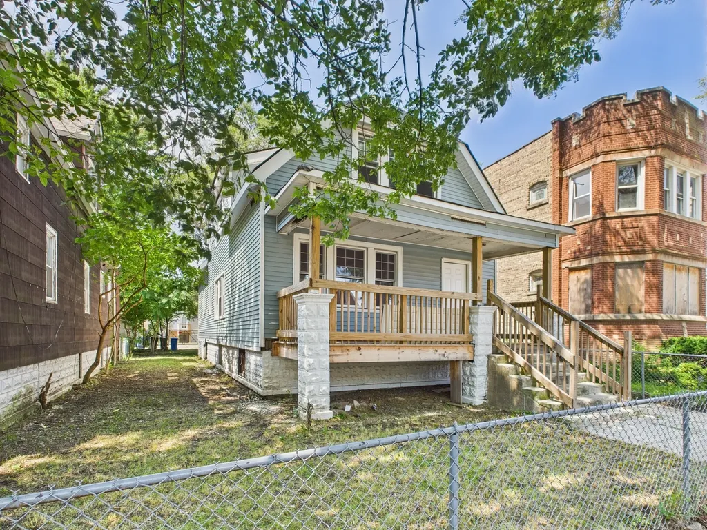 11922 South Perry Avenue Chicago IL 60628