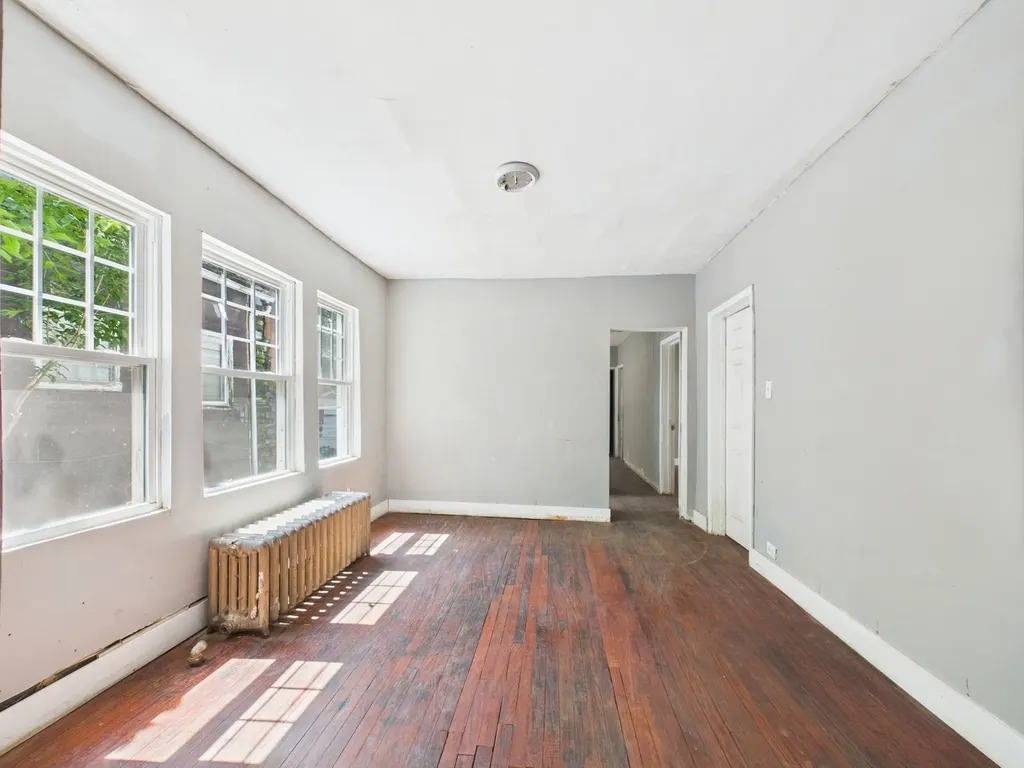 11922 South Perry Avenue Chicago IL 60628