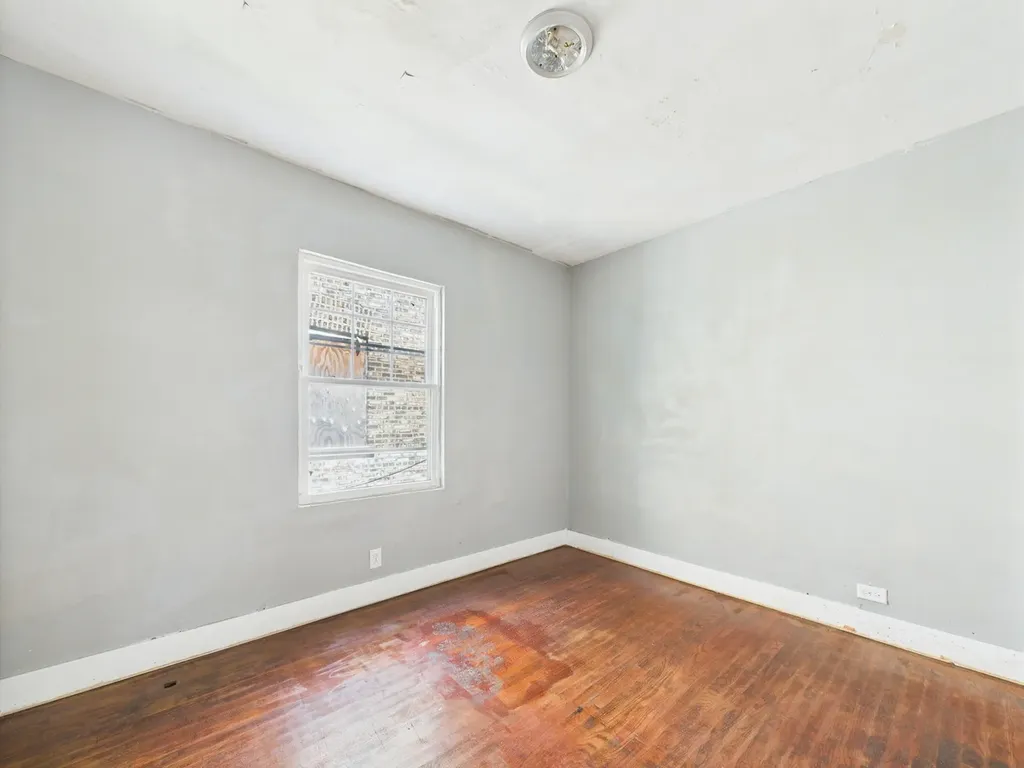 11922 South Perry Avenue Chicago IL 60628