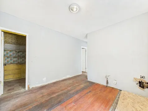 11922 South Perry Avenue Chicago IL 60628