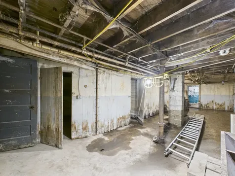 11922 South Perry Avenue Chicago IL 60628