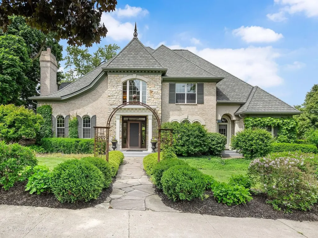 734 Highview Avenue Glen Ellyn IL 60137
