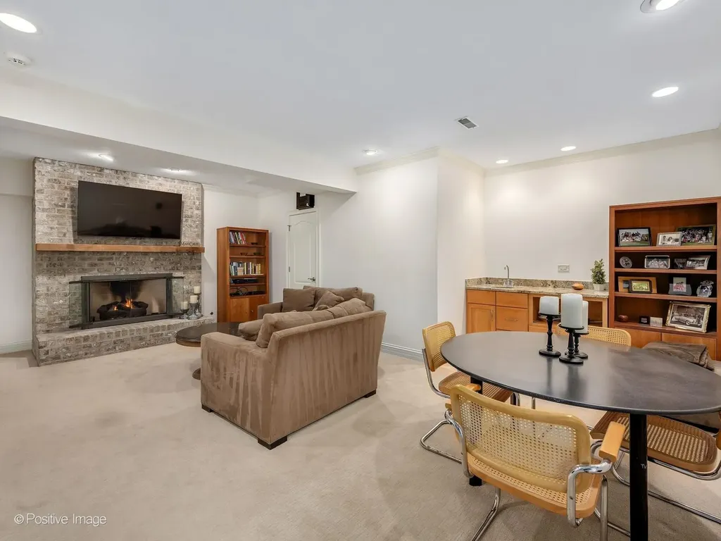 734 Highview Avenue Glen Ellyn IL 60137