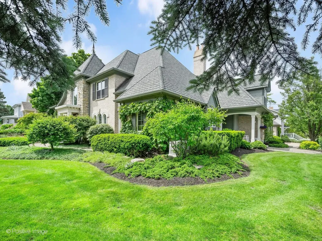 734 Highview Avenue Glen Ellyn IL 60137