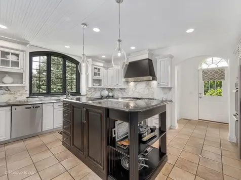 734 Highview Avenue Glen Ellyn IL 60137