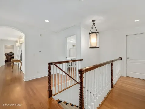 734 Highview Avenue Glen Ellyn IL 60137
