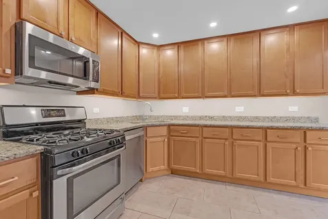 1055 North Bluebonnet Lane Hoffman Estates IL 60169