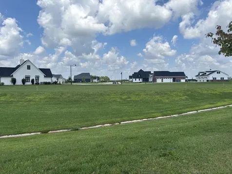 1 Pointe Boulevard Peru IL 61354