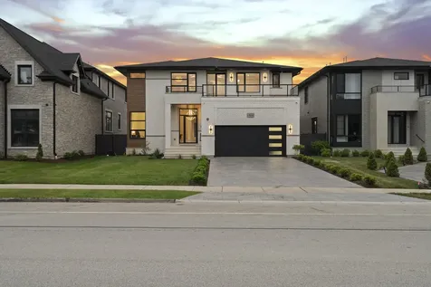 1914 Lee Street Des Plaines IL 60018