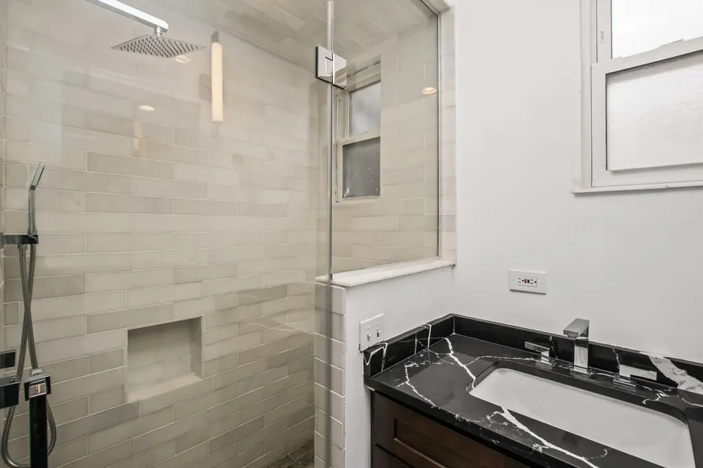 823 East Drexel Square Chicago IL 60615