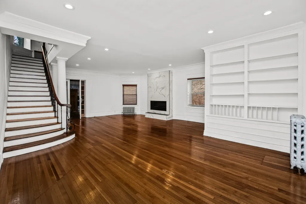 823 East Drexel Square Chicago IL 60615