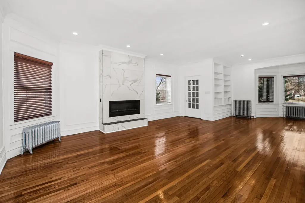 823 East Drexel Square Chicago IL 60615
