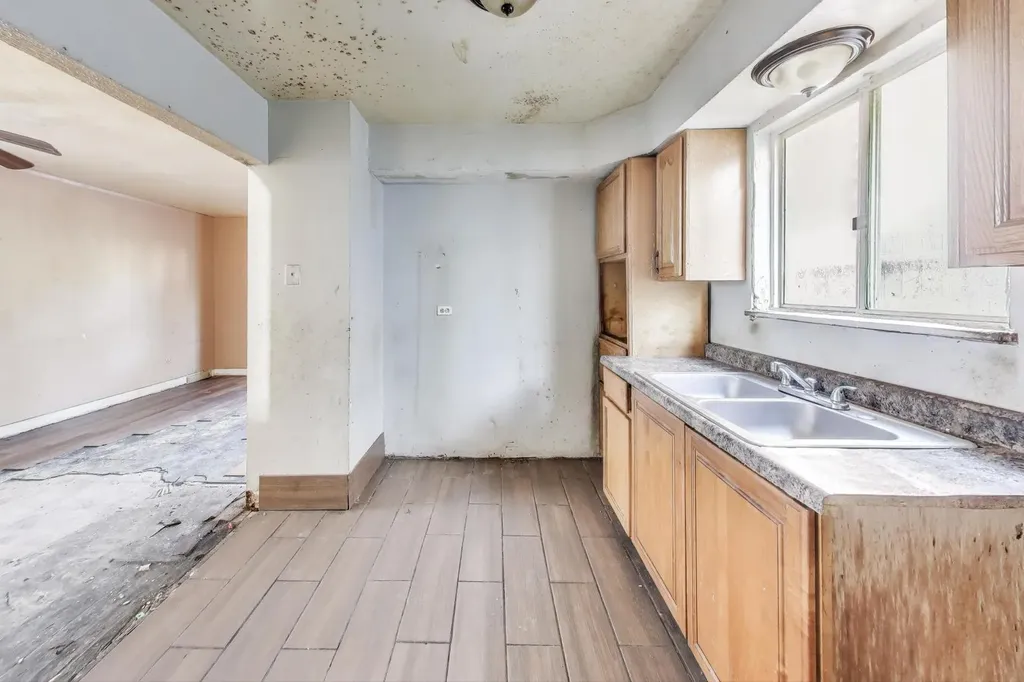 7335 South Morgan Street Chicago IL 60621