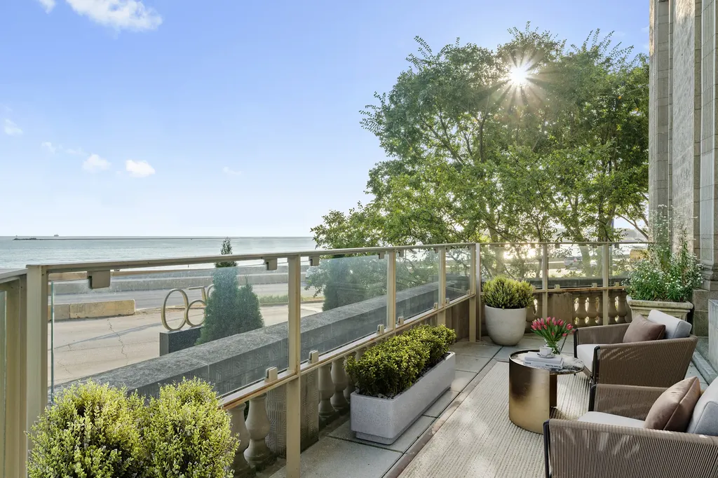 850 North Lake Shore Drive Chicago IL 60611