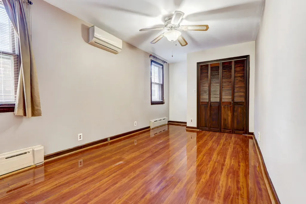 13147 South Brandon Avenue Chicago IL 60633