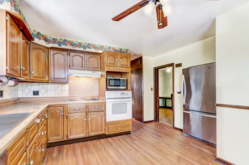 13147 South Brandon Avenue Chicago IL 60633