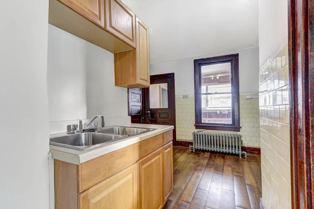 13147 South Brandon Avenue Chicago IL 60633