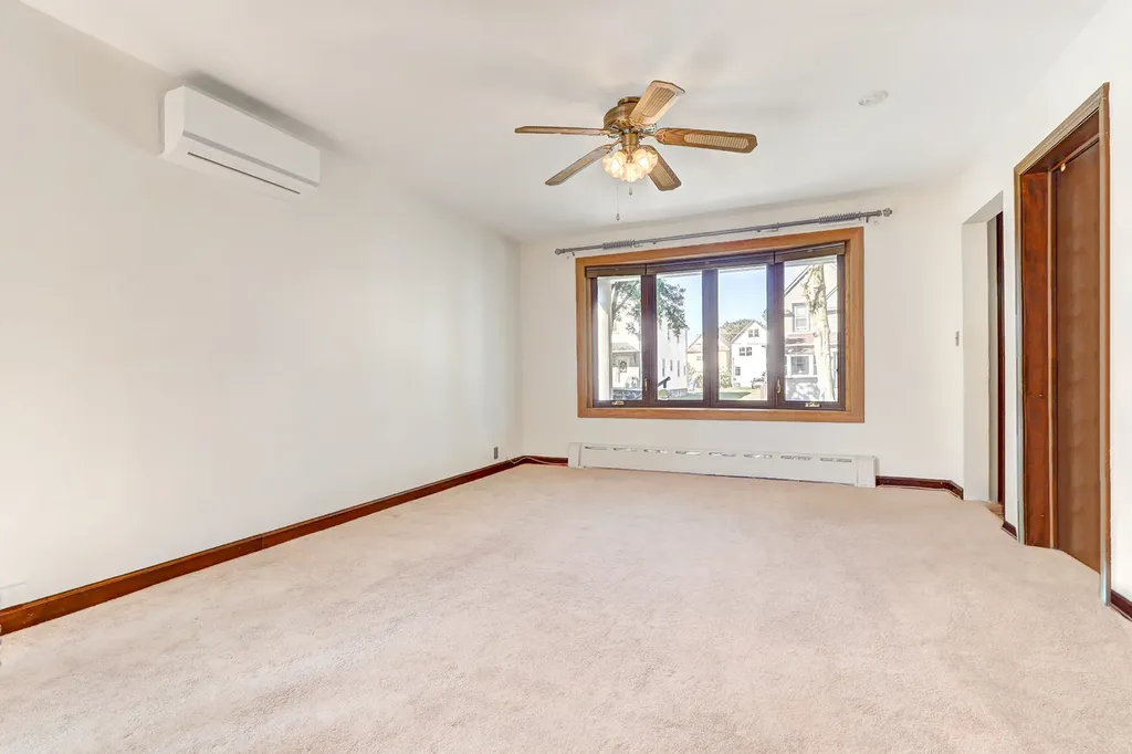 13147 South Brandon Avenue Chicago IL 60633