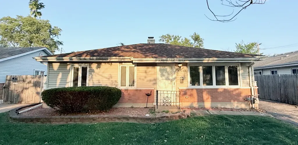 17153 Walter Street Lansing IL 60438