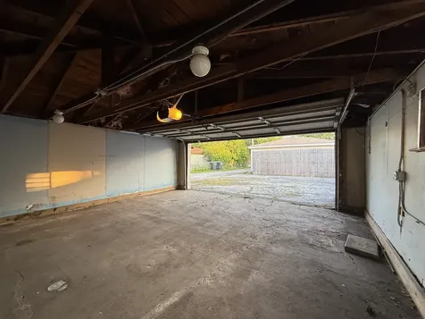 17153 Walter Street Lansing IL 60438