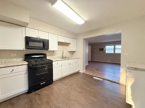 17153 Walter Street Lansing IL 60438