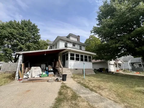 212 West Vine Street Villa Grove IL 61956