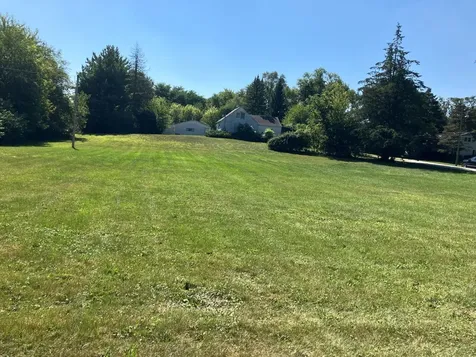 24W459 Lawrence Avenue Roselle IL 60172
