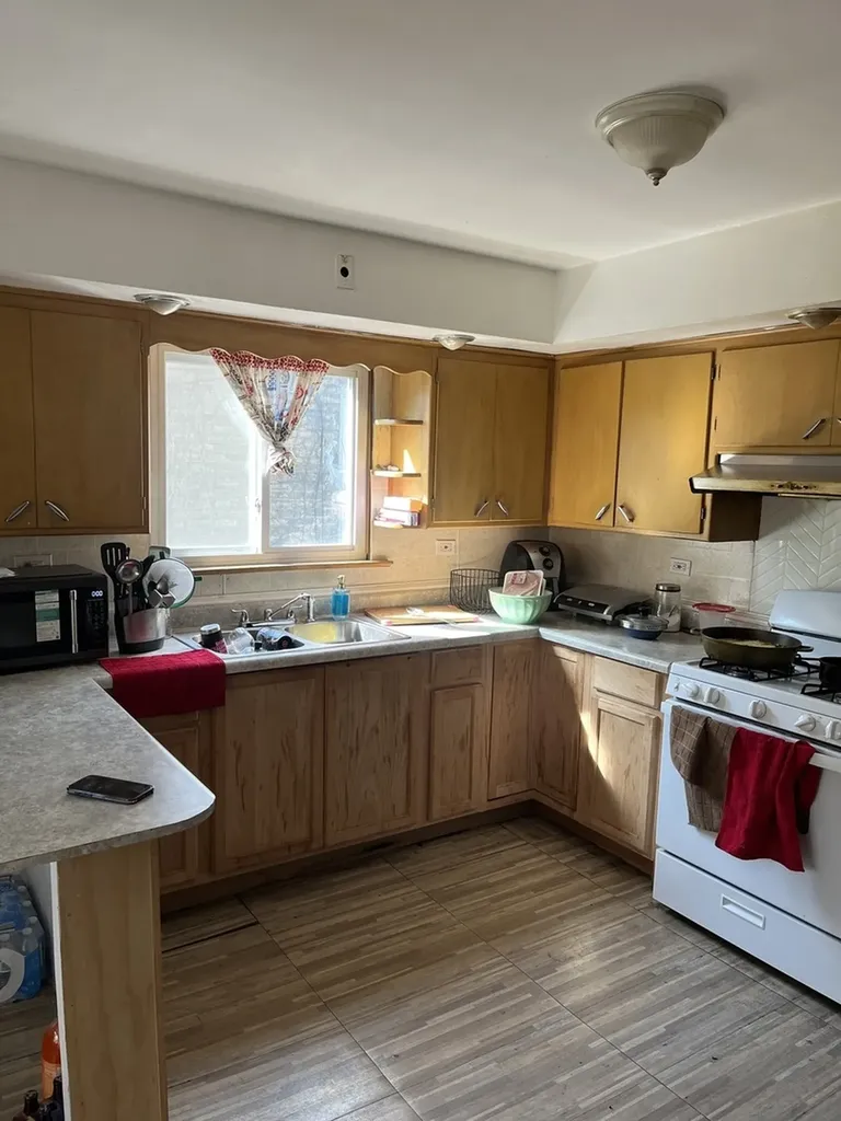 11437 South Calumet Avenue Chicago IL 60628