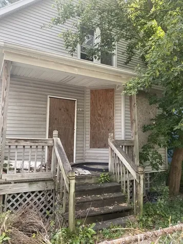 7537 South Saint Lawrence Avenue Chicago IL 60619