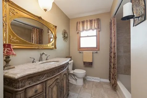 9259 Ridgeland Avenue Oak Lawn IL 60453