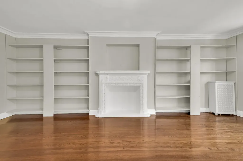 1755 East 55th Street Chicago IL 60615