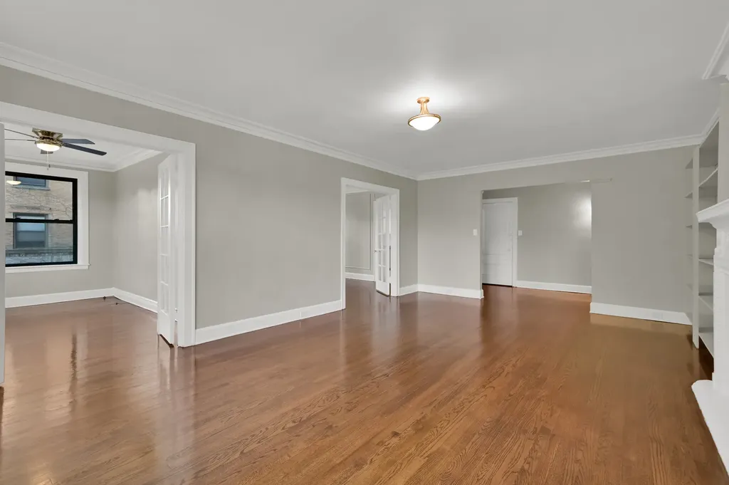 1755 East 55th Street Chicago IL 60615